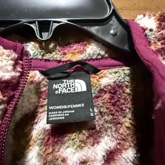 The North Face Women's Burgundy and Cream Teddy Jacket - Picture 3 of 3